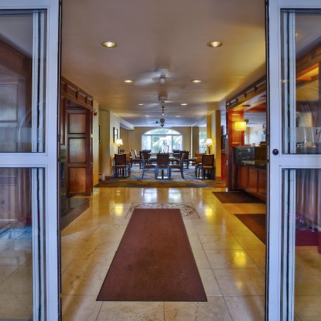Holiday Inn Express Mackinaw City By Ihg Exterior photo