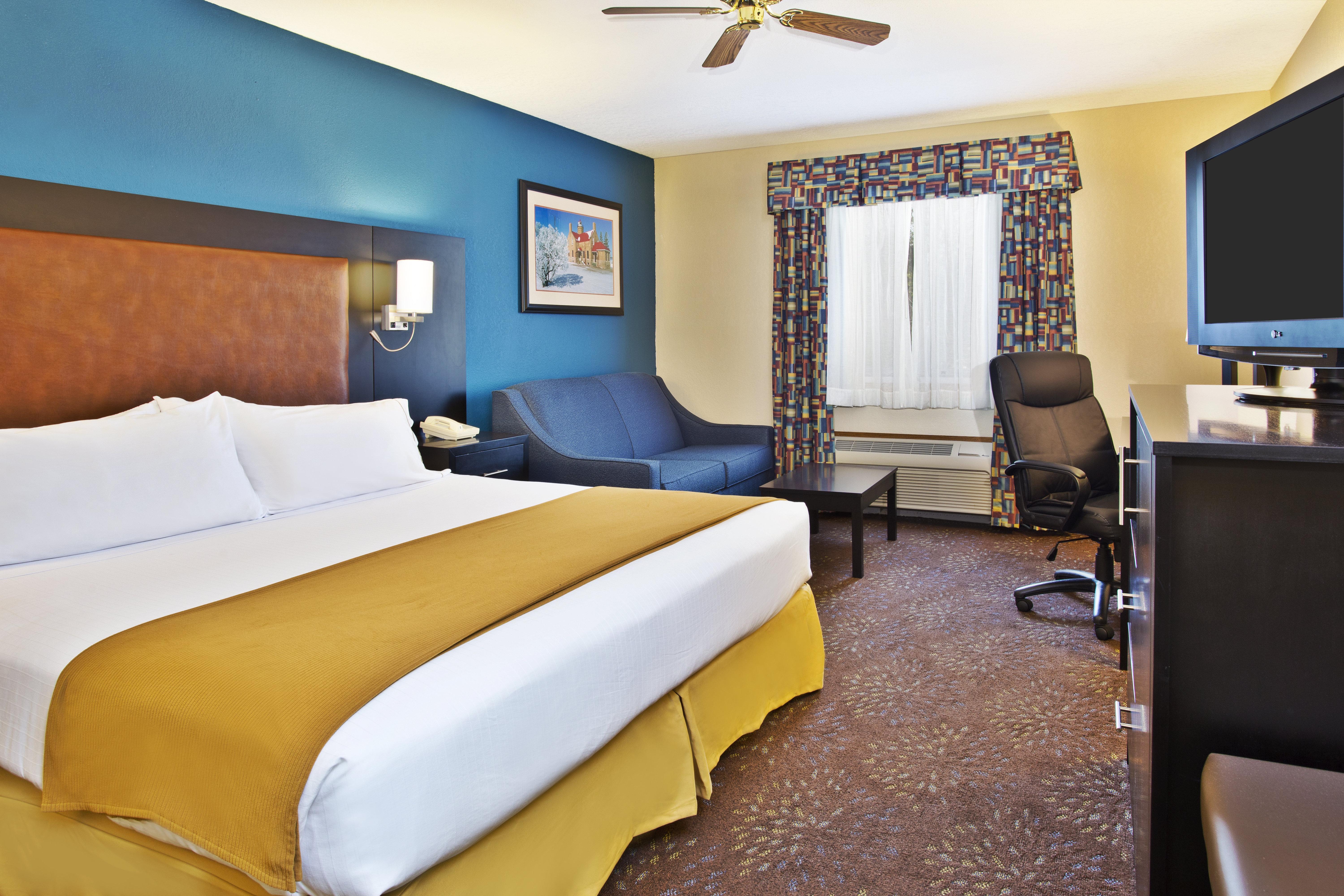 Holiday Inn Express Mackinaw City By Ihg Exterior photo