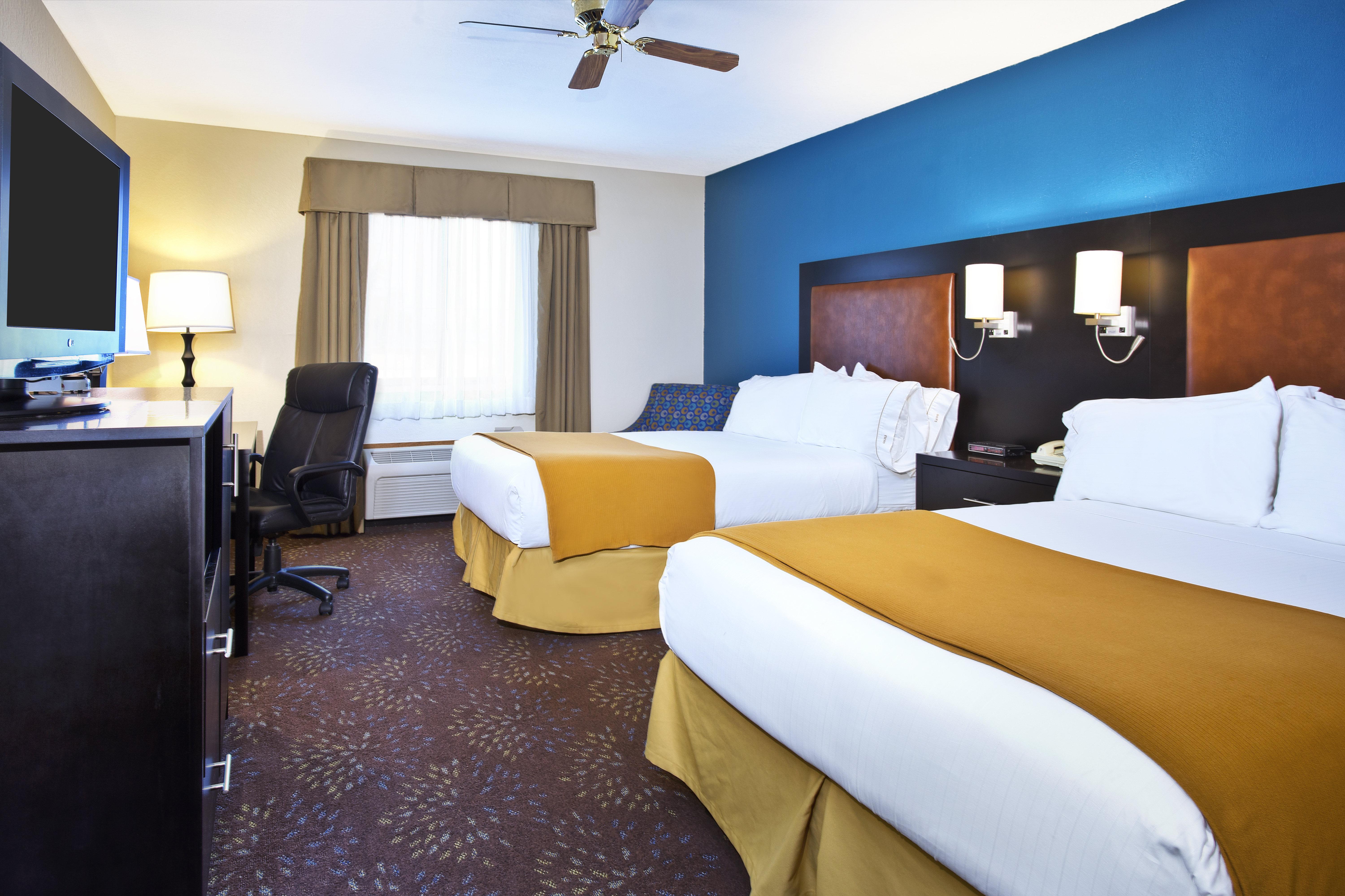 Holiday Inn Express Mackinaw City By Ihg Exterior photo