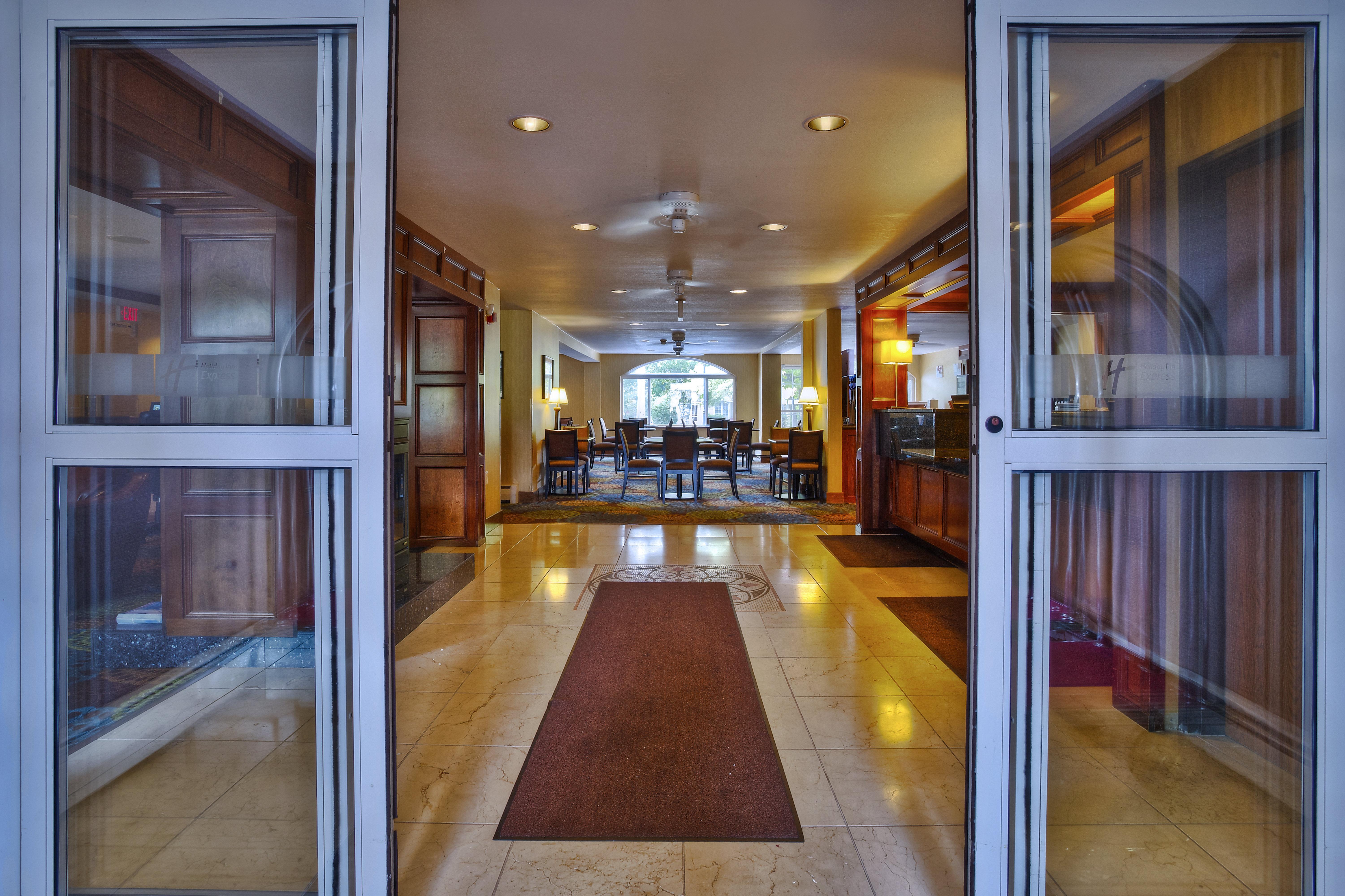 Holiday Inn Express Mackinaw City By Ihg Exterior photo
