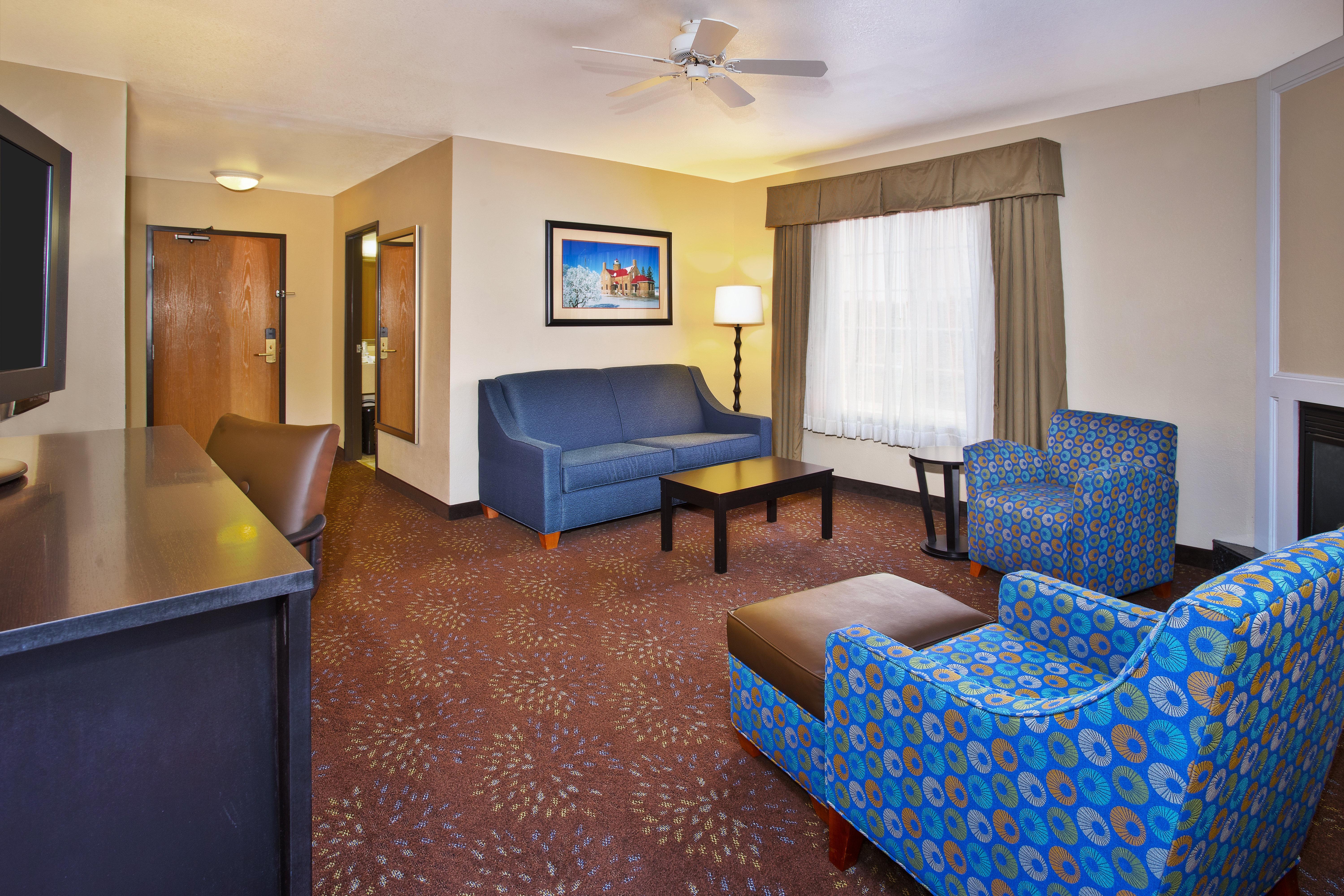 Holiday Inn Express Mackinaw City By Ihg Exterior photo