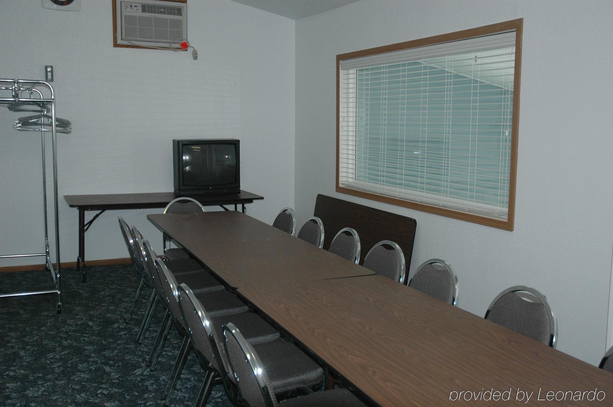 Holiday Inn Express Mackinaw City By Ihg Facilities photo