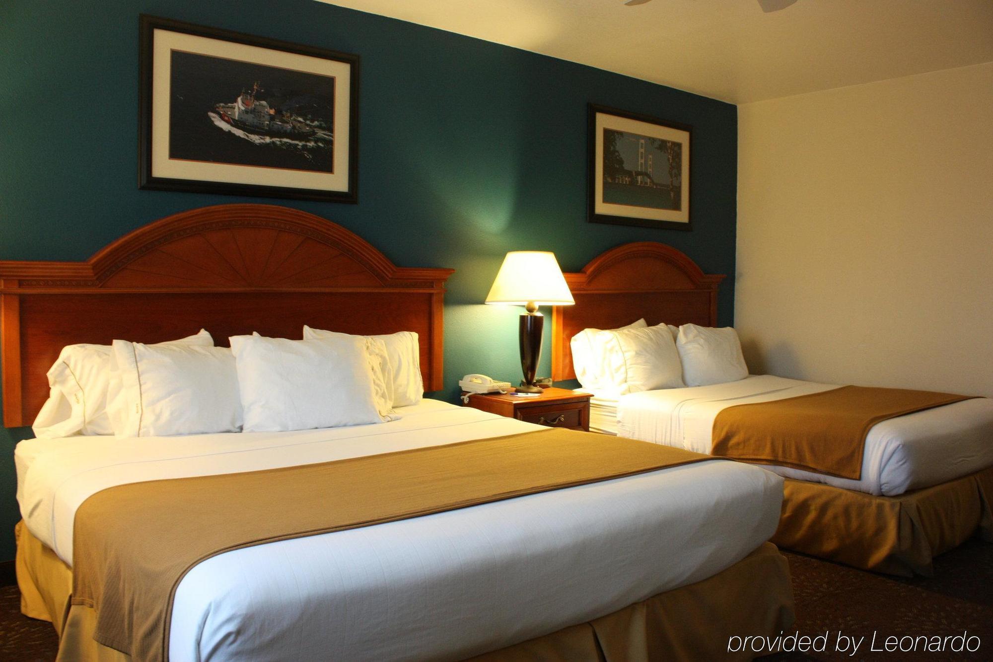 Holiday Inn Express Mackinaw City By Ihg Exterior photo