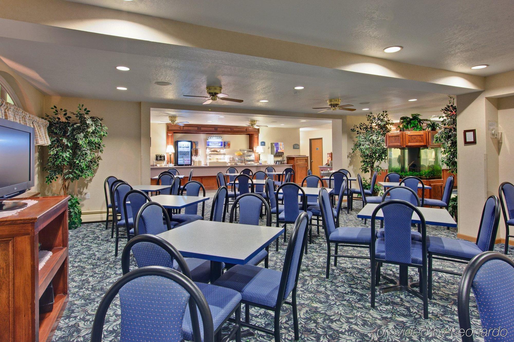 Holiday Inn Express Mackinaw City By Ihg Exterior photo