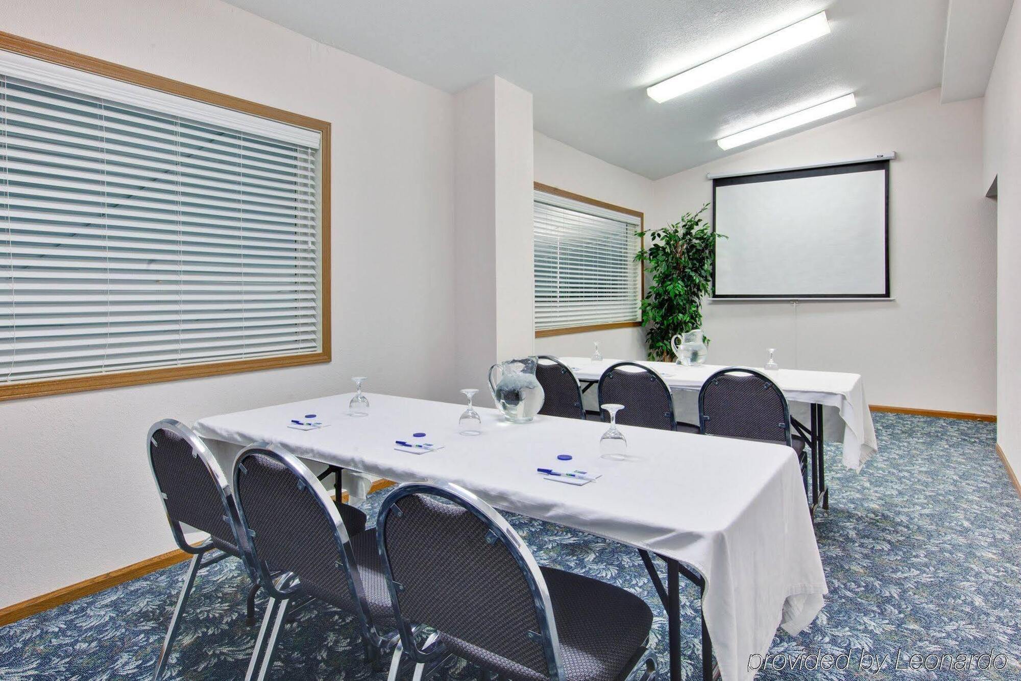 Holiday Inn Express Mackinaw City By Ihg Exterior photo